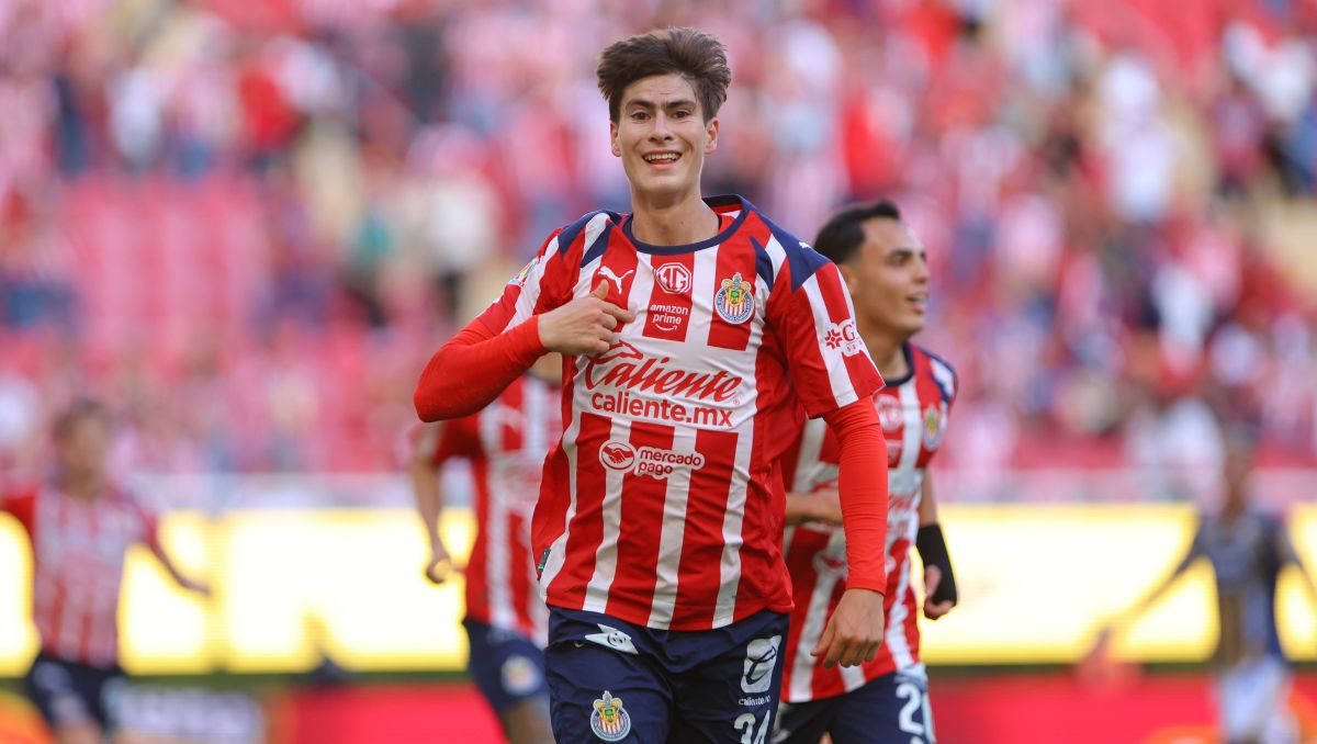 Armando González, el canterano que se impuso a los campeones de goleo de Chivas (Imago7)