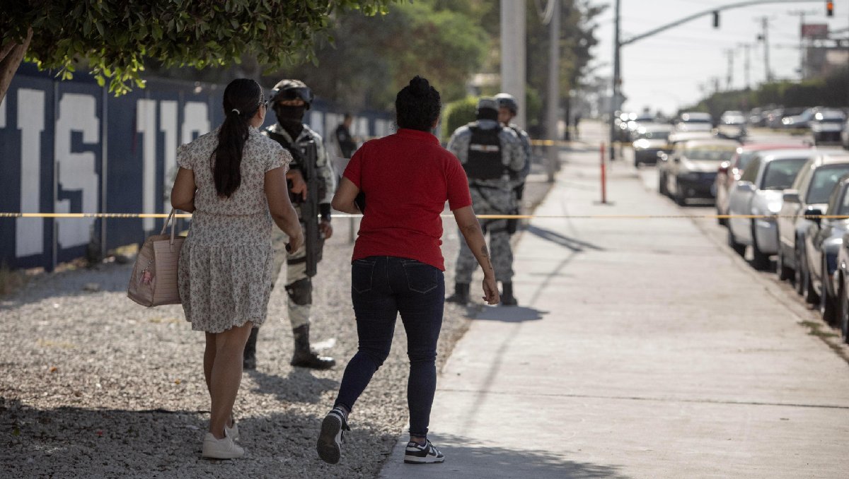 Una vez que las autoridades llegaron a la zona de los hechos, acordonaron la escena para realizar el proceso correspondiente. (Especial)