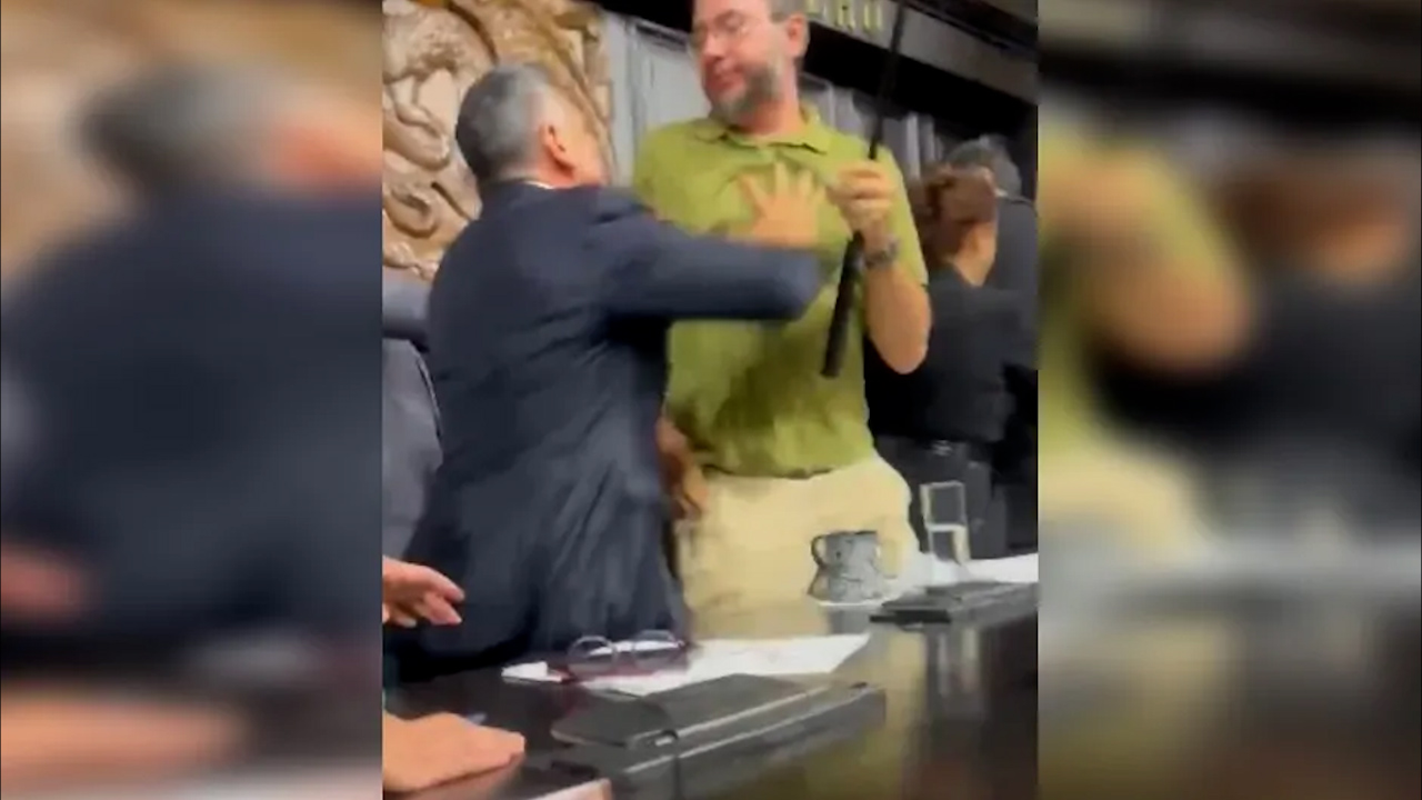 'Alito' agrede a trabajador del Senado que grabó su discusión con Noroña