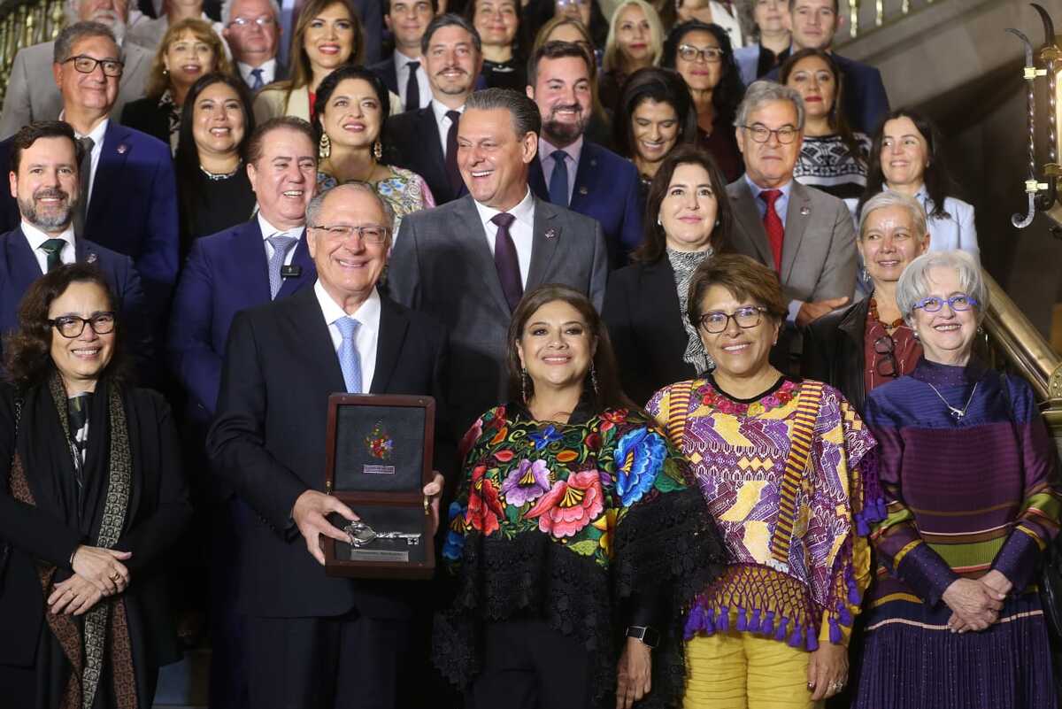 Brugada, entregó las Llaves de la Ciudad de México (CDMX) al vicepresidente de Brasil. | Foto: Araceli López