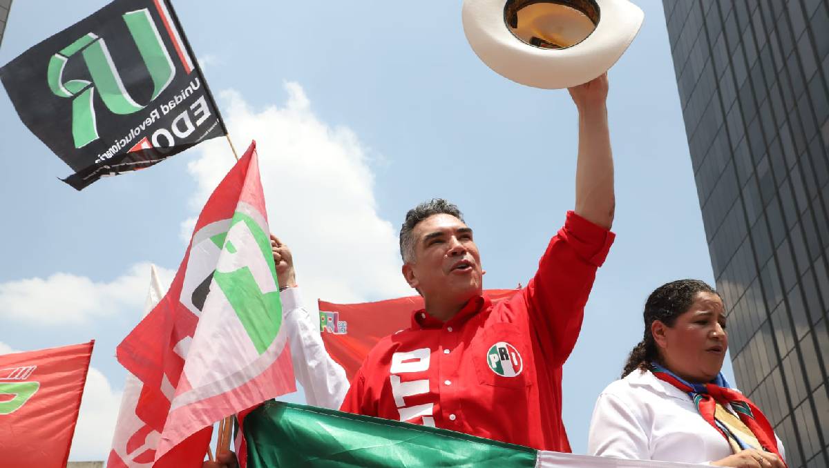 Grupos militantes del PRI se movilizan en apoyo a 'Alito' Moreno. (Jesús Quintanar)
