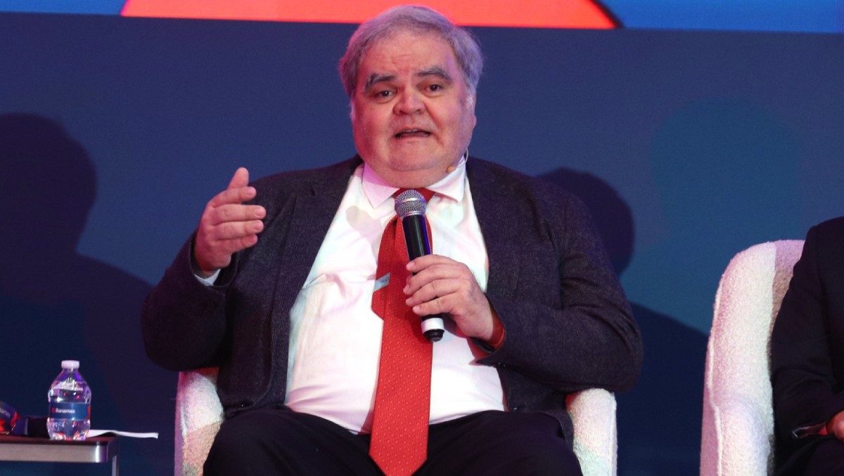 Héctor Santana Suárez, titular de la Unidad de Seguros, Pensiones de Hacienda. Foto: Jorge Carballo
