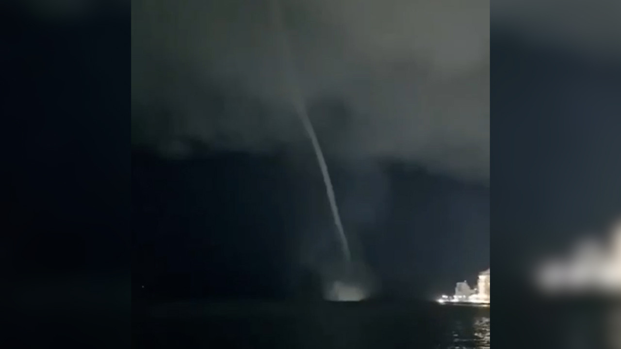 Impactante tromba marina causa asombro y temor en Boca del Río