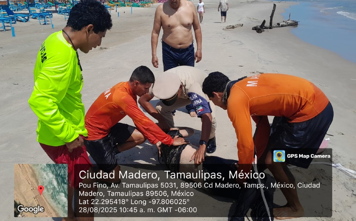 Pareja de bañistas es rescatada en Playa Miramar.