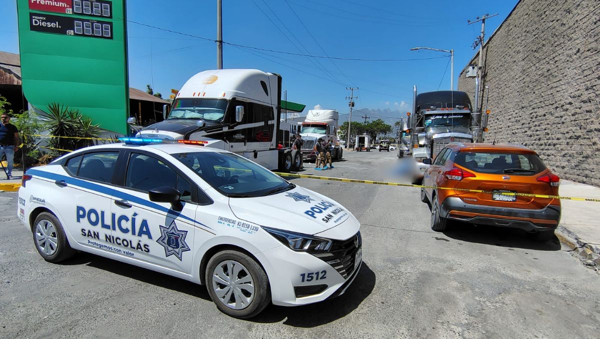 Policías de San Nicolás acordonaron la zona para realizar las pesquisas correspondientes. Agustín Martínez