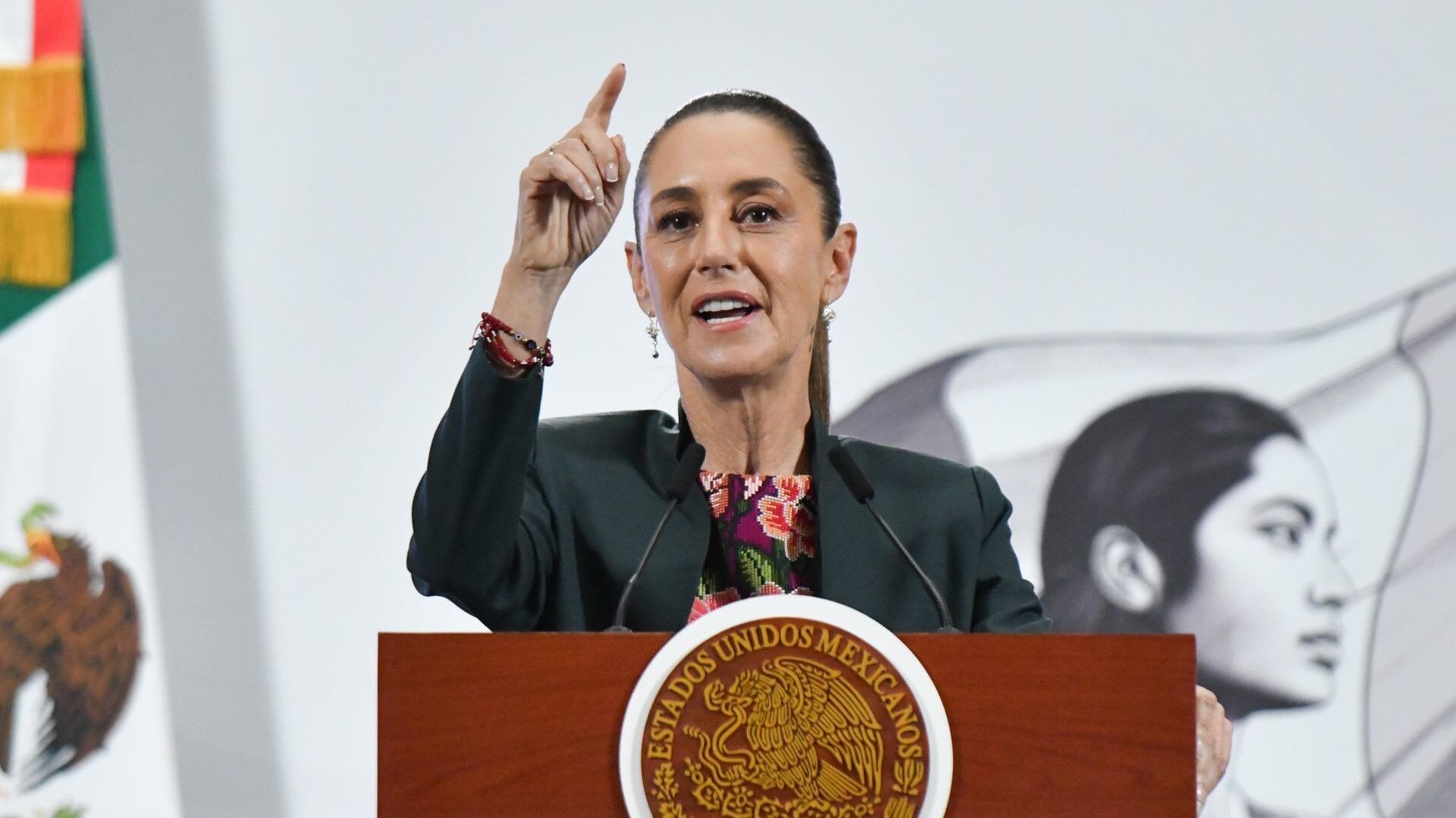 Sheinbaum minimiza solicitud de desafuero en contra 'Alito'; "El porro"