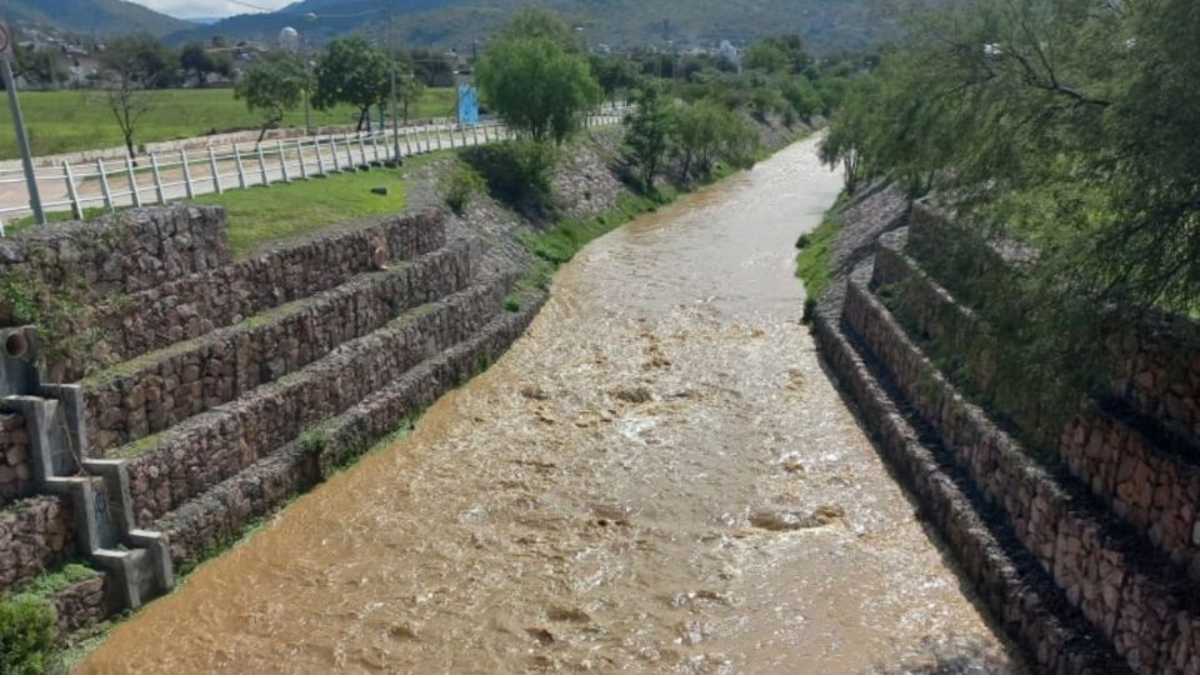 Vecinos encontraron el cuerpo sin vida de una persona en el arroyo Sardaneta.