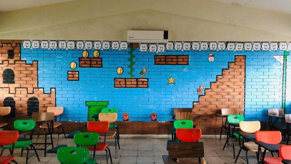 Aula decorada en forma de escenario de Mario Bros. | Foto: Especial