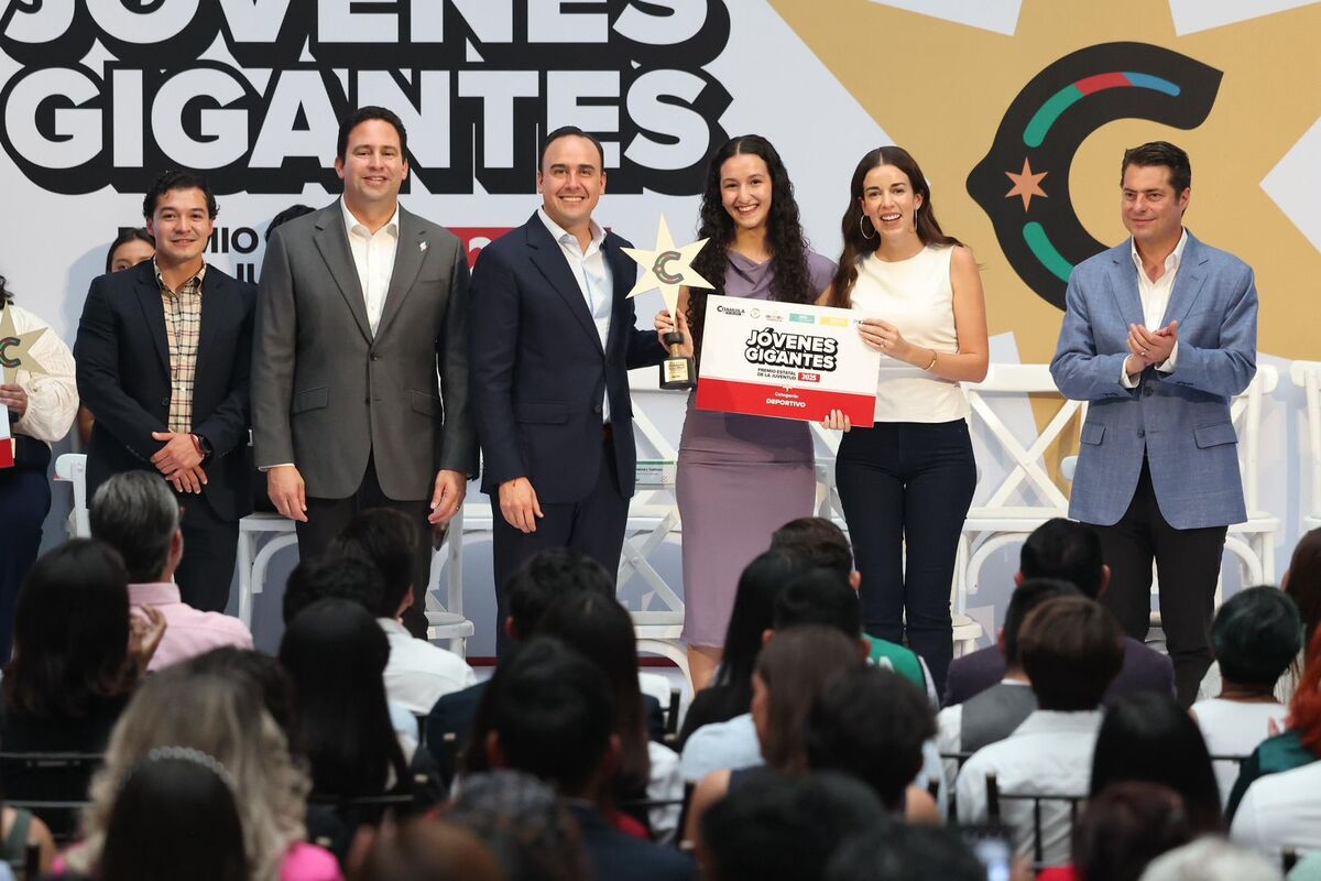 En Coahuila, reconocen a jóvenes con el premio 'Jóvenes Gigantes 2025'. (Cortesía)