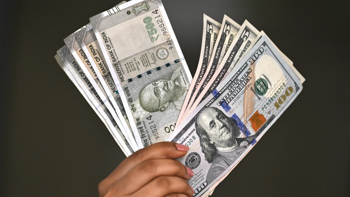 Así cotiza el peso mexicano frente al dólar hoy 1 de septiembre de 2025. Foto: AP