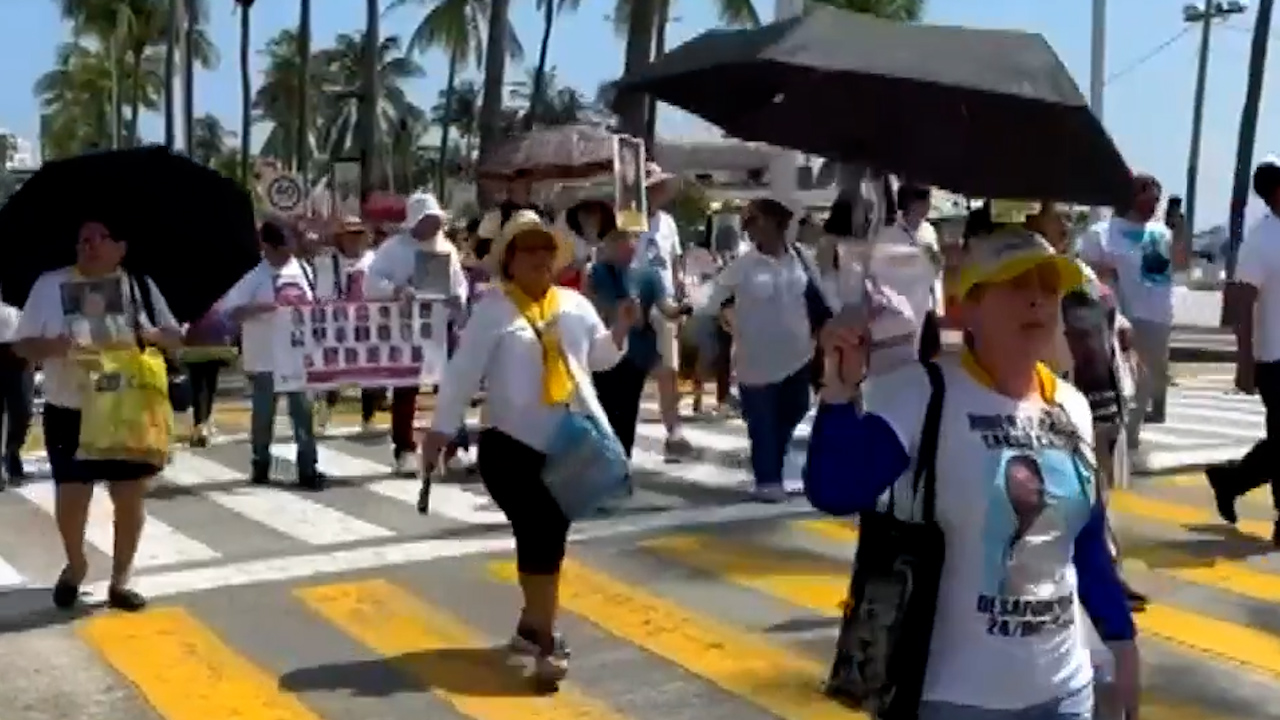 Colectivos de Veracruz se manifiestan por víctimas de desaparición forzada