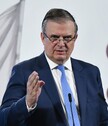 Marcelo Ebrard, titular de Economía, habla sobre la industria del calzado en México.