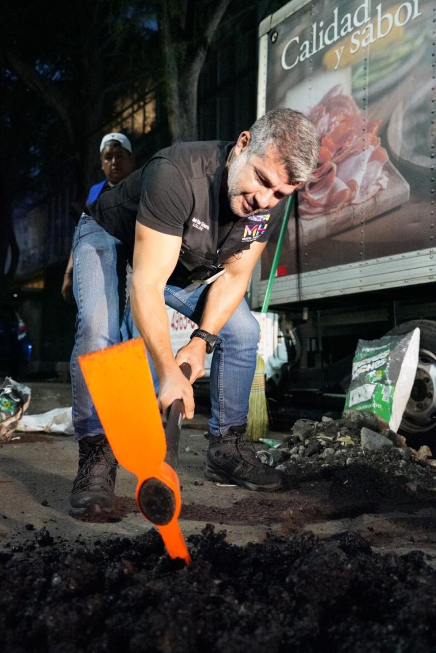 Alcaldía Miguel Hidalgo repara baches.