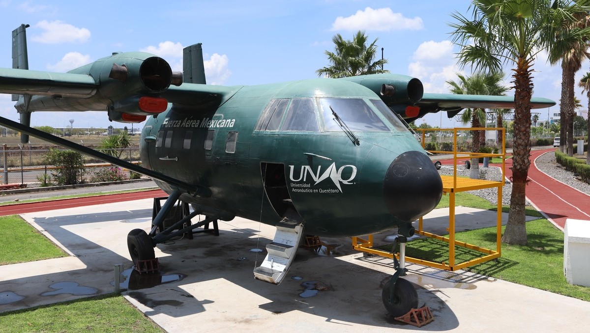 Avión Arava usado durante los 'vuelos de la muerte', ahora convertido en aeronave de escuela de la UNAQ. | Foto: Jorge Carballo