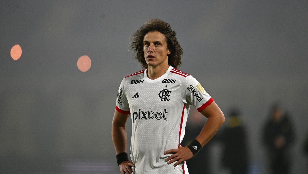 David Luiz fue denunciado por una mujer por amenazas en redes sociales (AFP)