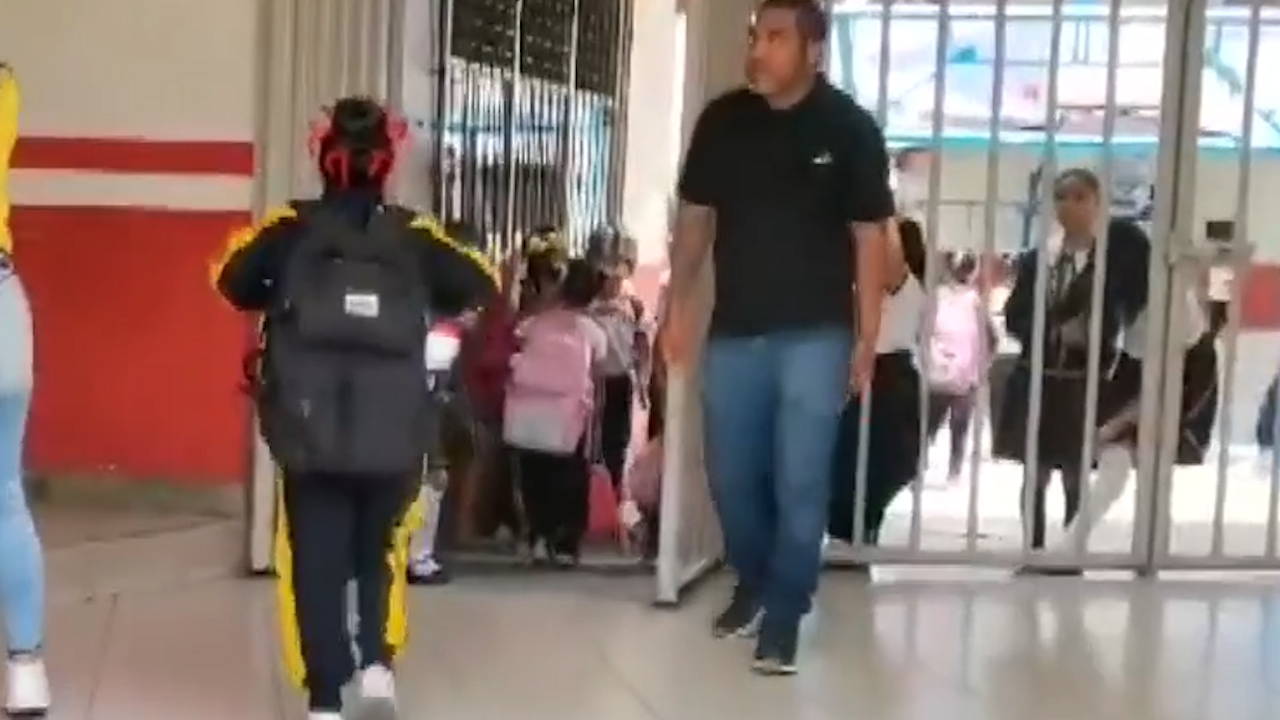 Regresan a clases 1.2 millones de alumnos de todos los niveles en Michoacán