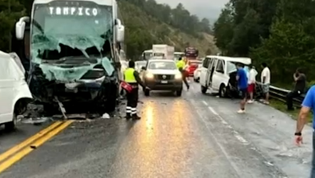 Se reportan accidente en la carretera federal México-Tuxpan; hay dos muertos