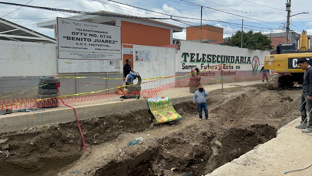 Los trabajos de reparación del socavón en Chimalhuacán concluirán esta semana. Foto: (Juan Camacho)