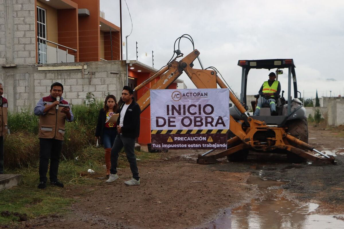 Comienzan trabajos de instalación de drenaje en la colonia Eulalio Ángeles de Actopan.