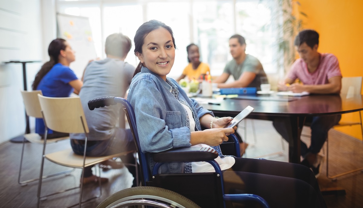 La educación inclusiva pretende atender a las necesidades de todos los niños y niñas, jóvenes y adultos de todas las condiciones. (freepik.es)