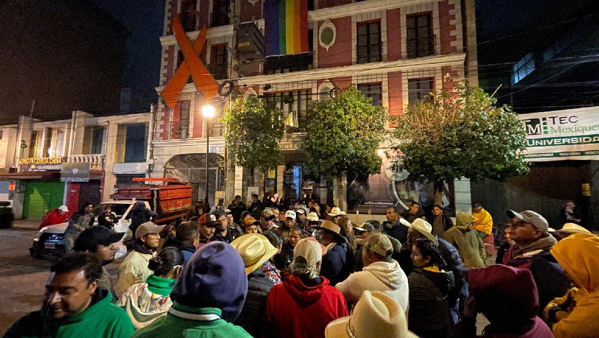 Los familiares y amigos de Omar aseguraron que es inocente del delito de desvío de recursos. Foto: (Especial)