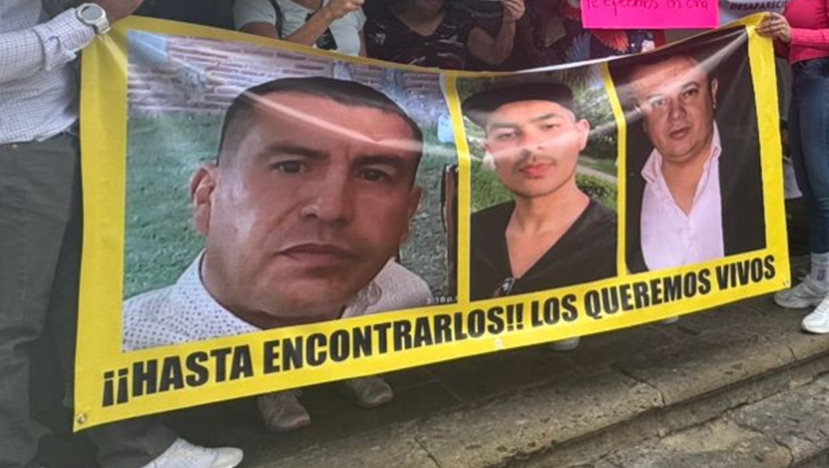 Familiares de los desaparecidos niegan que tengan que ver con el asesinato de una familia en Guadalajara (Foto: Alan Castellanos)