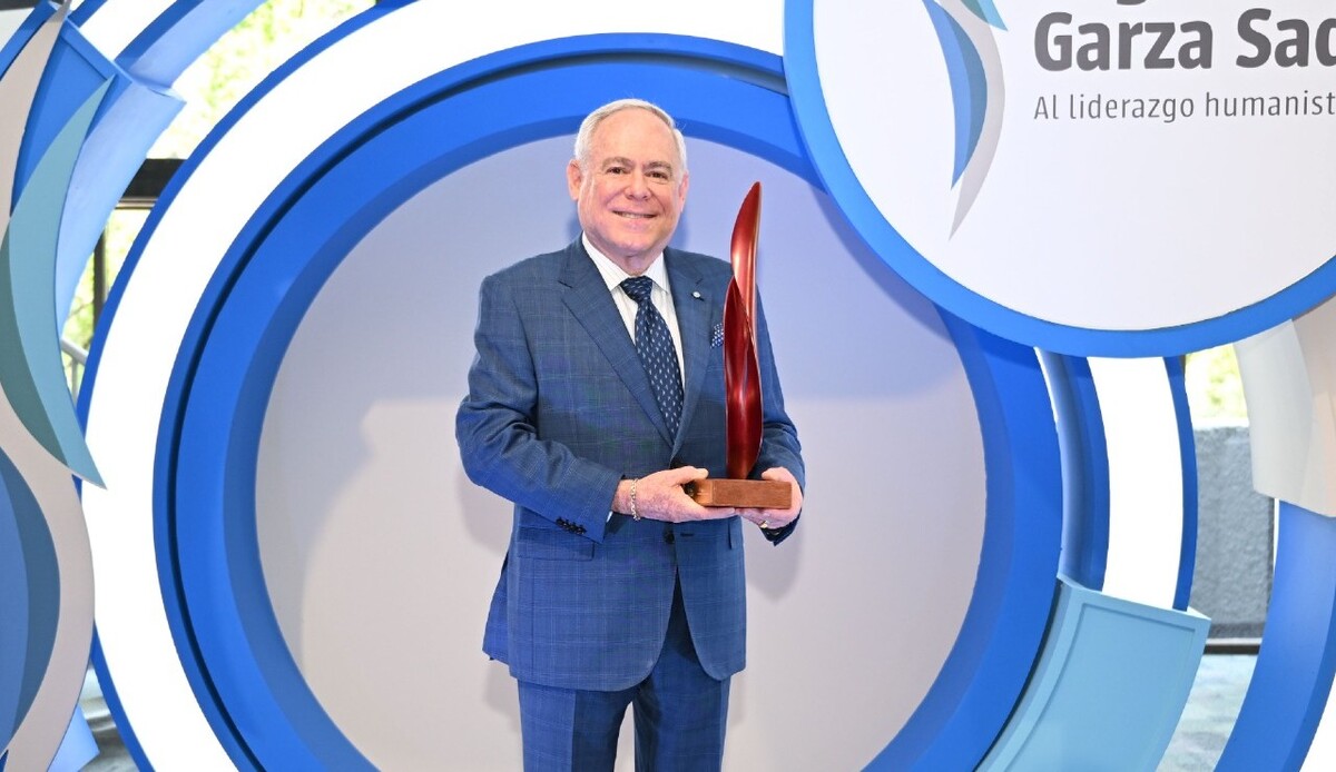 Herman Harris Fleishman recibe prestigioso Premio Eugenio Garza Sada