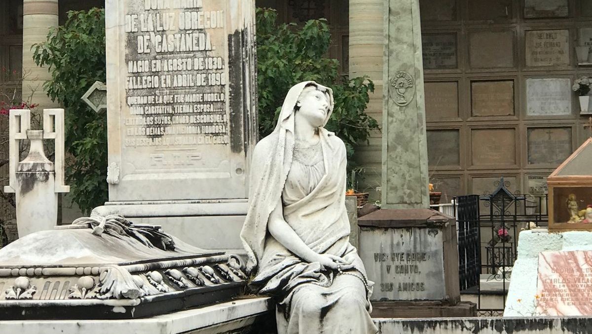 Iglesia católica de Guanajuato pide reforzar seguridad en panteones | Especial