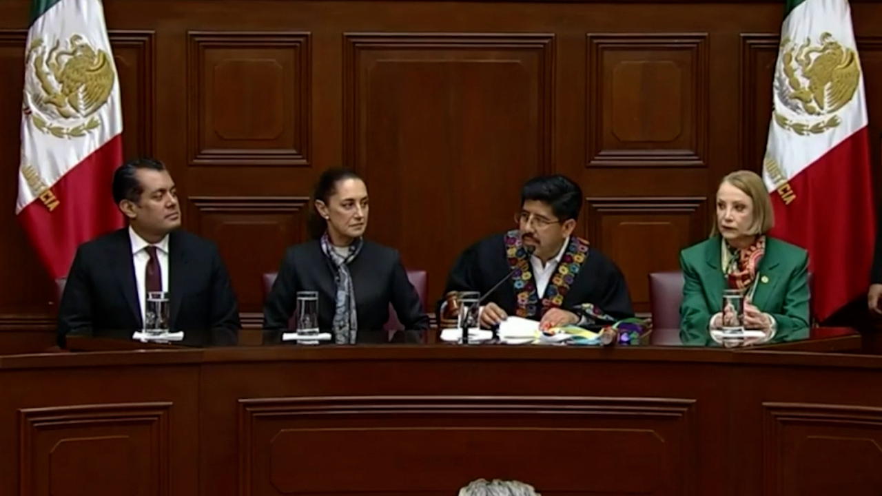 Morena encabeza representación de los tres poderes durante sesión solemne en la SCJN