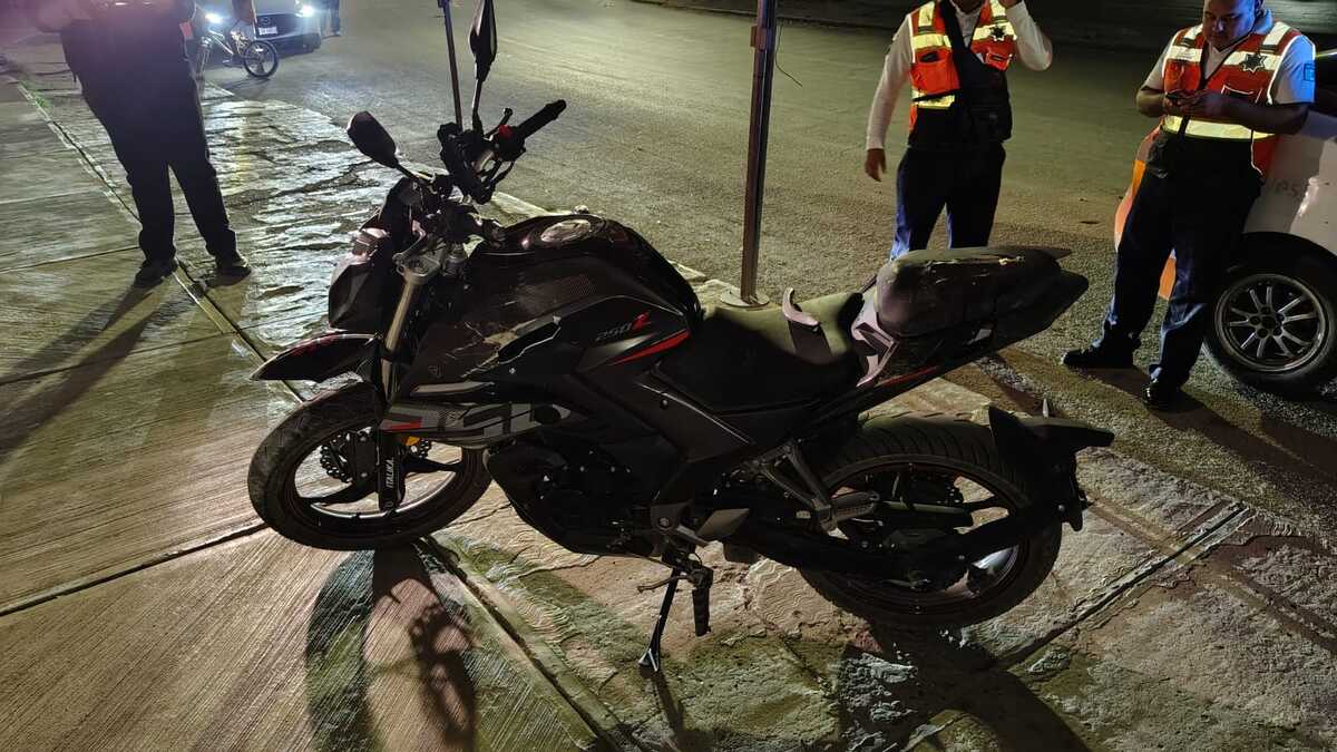 El conductor de la motocicleta, de 16 años, sufrió fractura en la pierna derecha pero su vida no corre peligro. | Especial