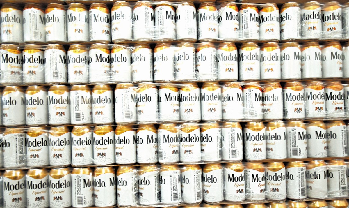 La firma produce Modelo y distribuye Corona bajo licencia. Juan Carlos Bautista