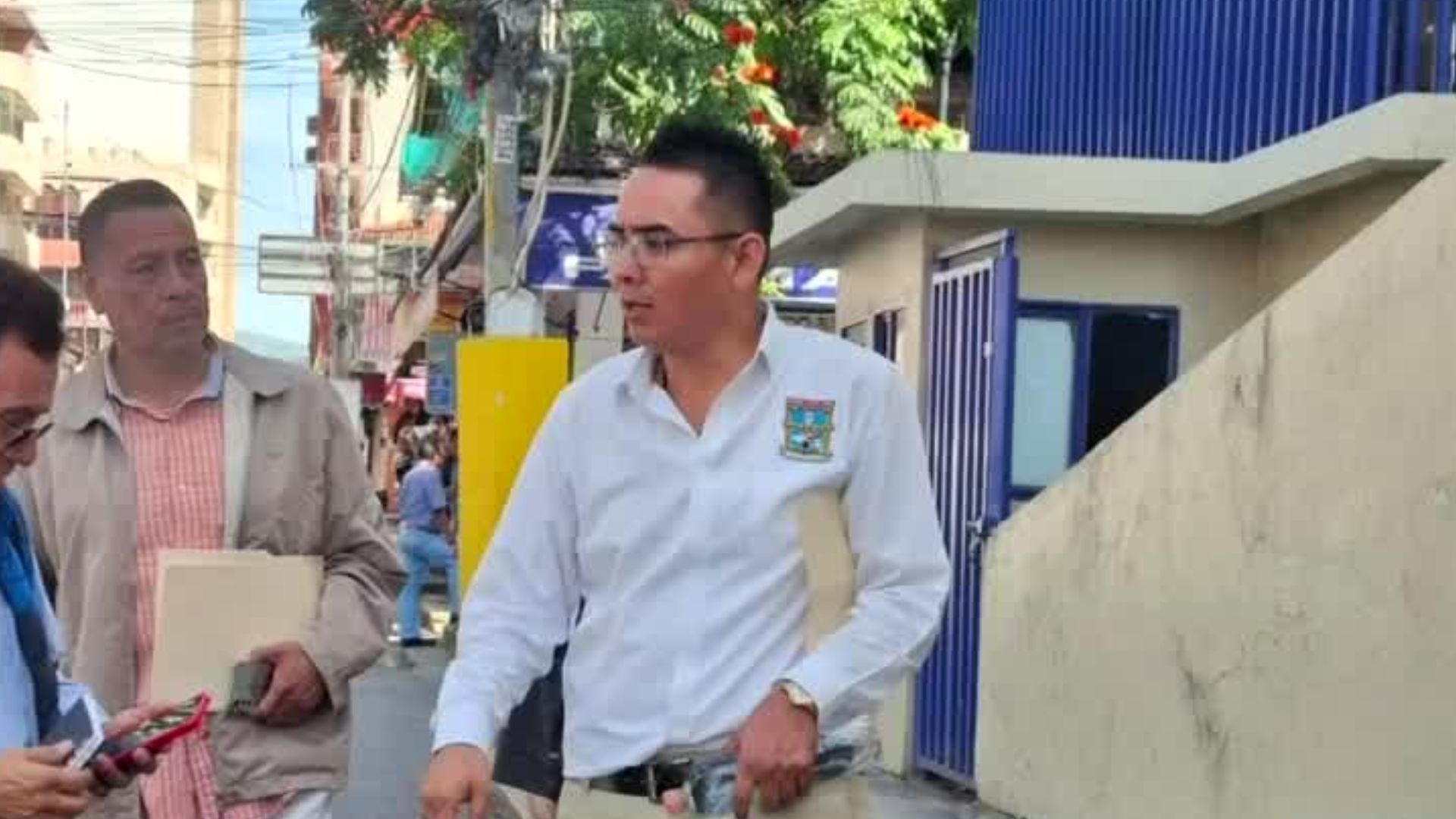 En Guerrero, sindicalistas mantienen bloqueo en Ayuntamiento