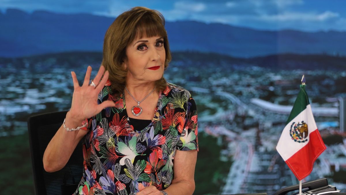 María Julia Lafuente, ícono en la televisión regia, pone pausa a la conducción de Telediario Mediodía. Roberto Alanís