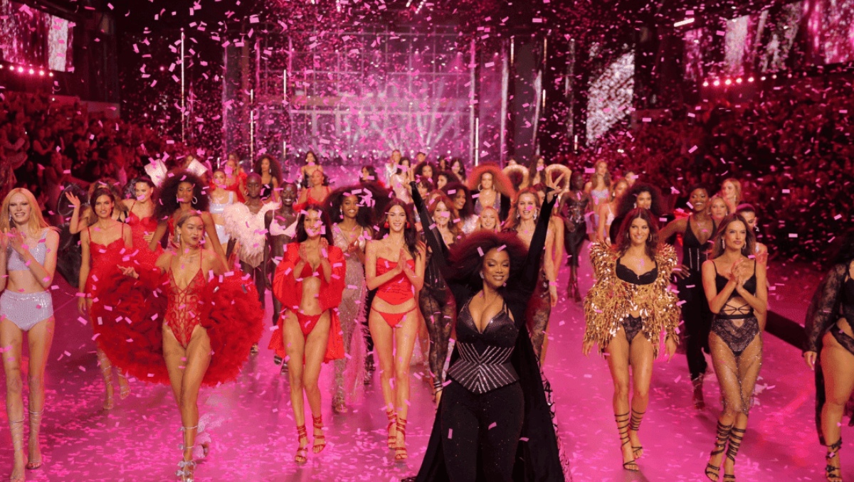 ¡El show ha vuelto! El Victoria's Secret Fashion Show regresa el 15 de octubre de 2025, prometiendo un espectáculo único.