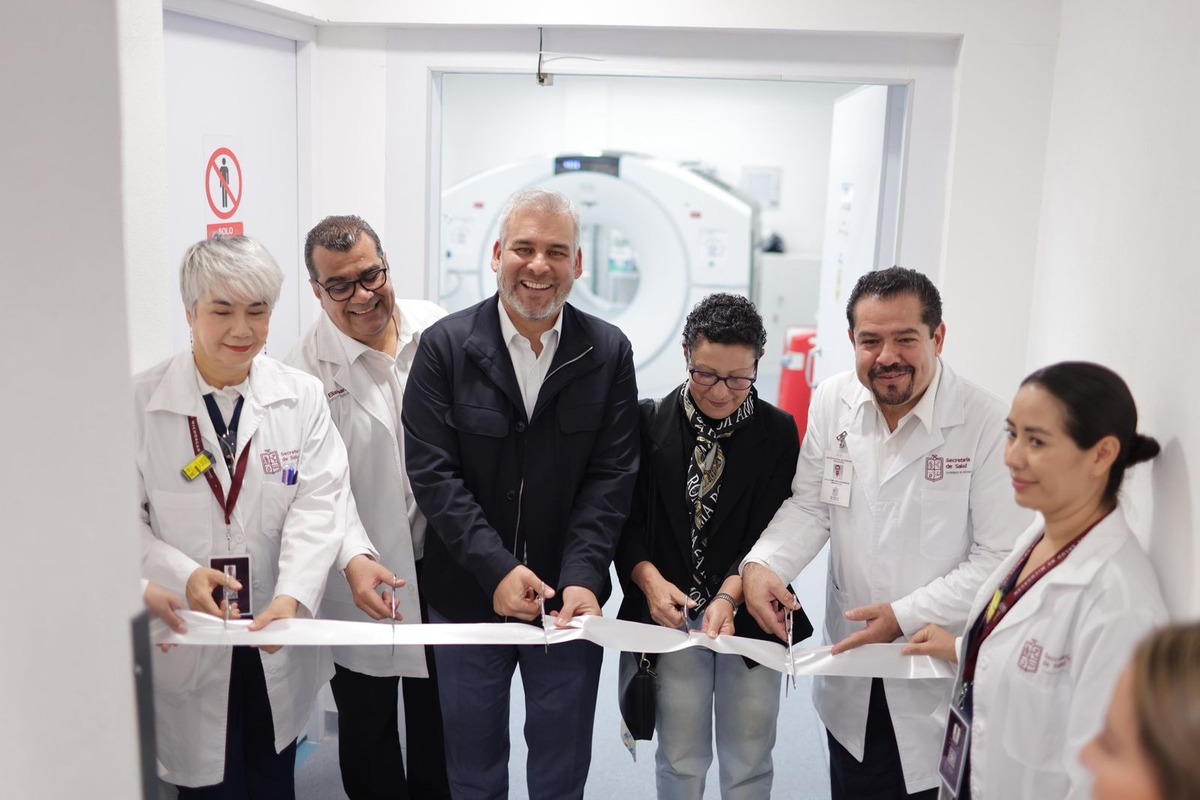 Alfredo Ramírez Bedolla durante la presentación de nuevos equipos médicos contra el cáncer | Especial