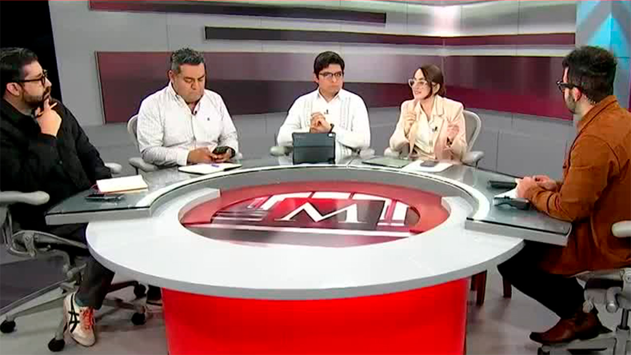 Baches y socavones en CDMX: La guerra de acusaciones entre políticos | Punto Medio