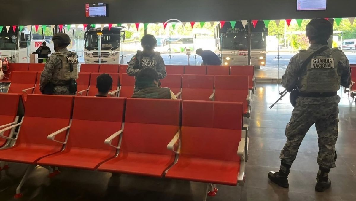 La Guardia Nacional interceptó el autobús de los adolescentes en Tabasco. Foto: (Especial)