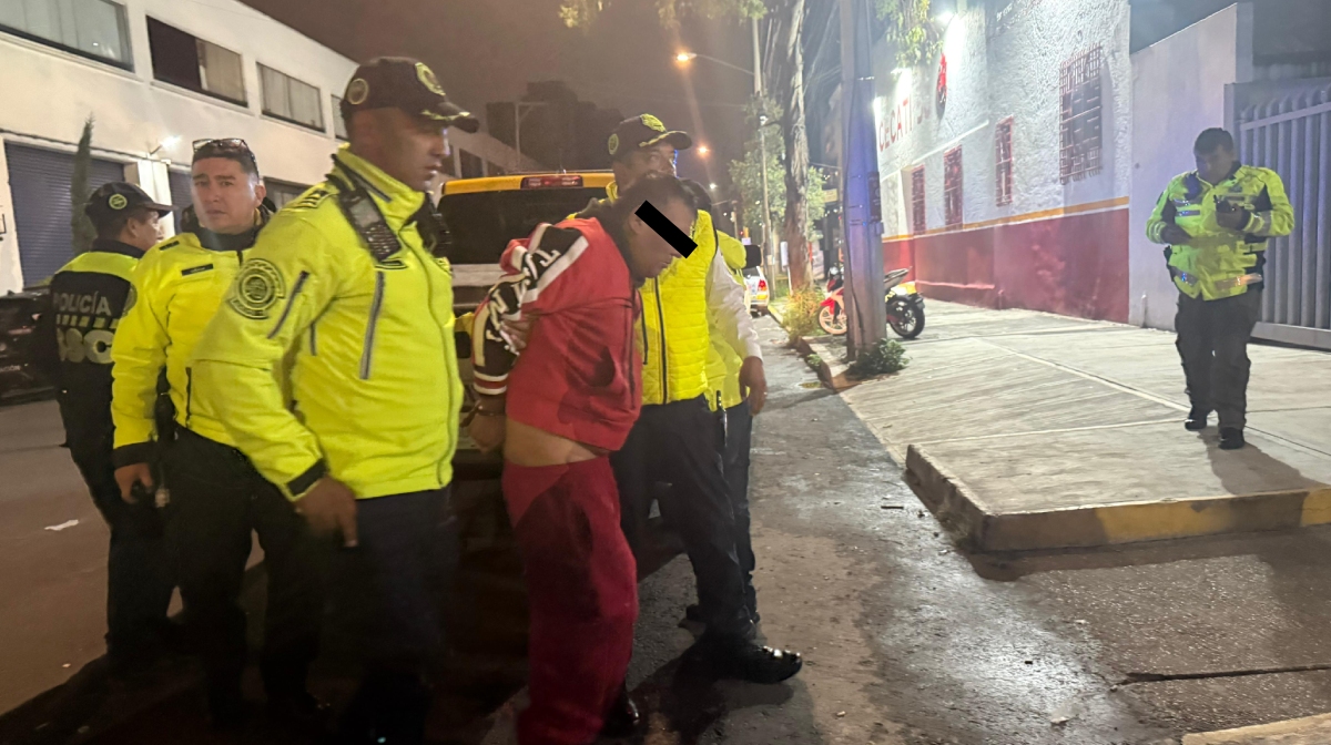 El hombre fue detenido en el cruce de las calles Abraham González y Atenas. | Foto: Ramón Ramírez