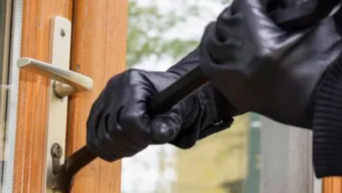 Irapuato: vecinos amarran con cadena a ladrón para entregarlo | Especial