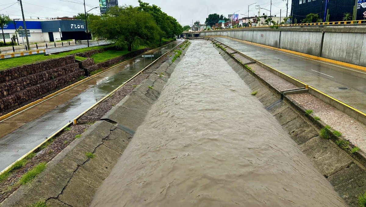 León: hombre desnudo ingresa a Malecón del Río y lo rescatan | Especial