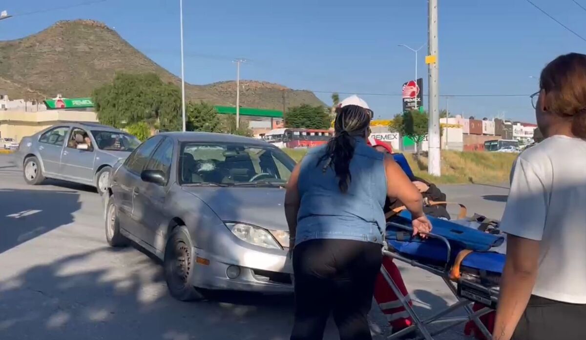 Paramédicos de la Cruz Roja auxiliaron a la menor. | Especial