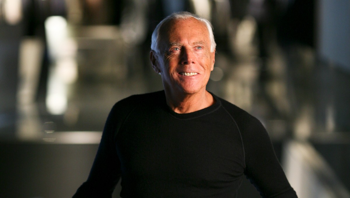 Las prendas de Giorgio Armani se convirtieron como un sinónimo de autoridad. (The New York Times)
