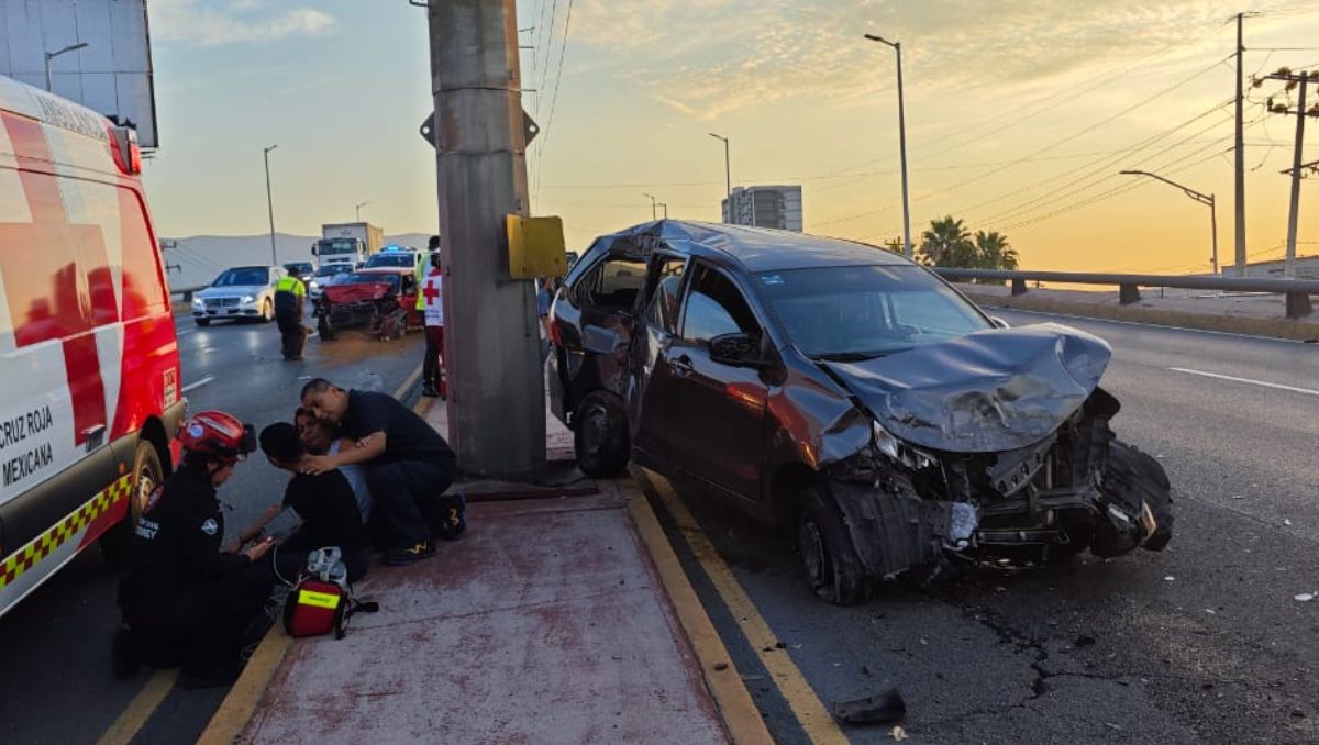 Debido al accidente, un carril quedó obstruido hacia el norte, y dos más hacia el sentido opuesto. Francisco Zúñiga
