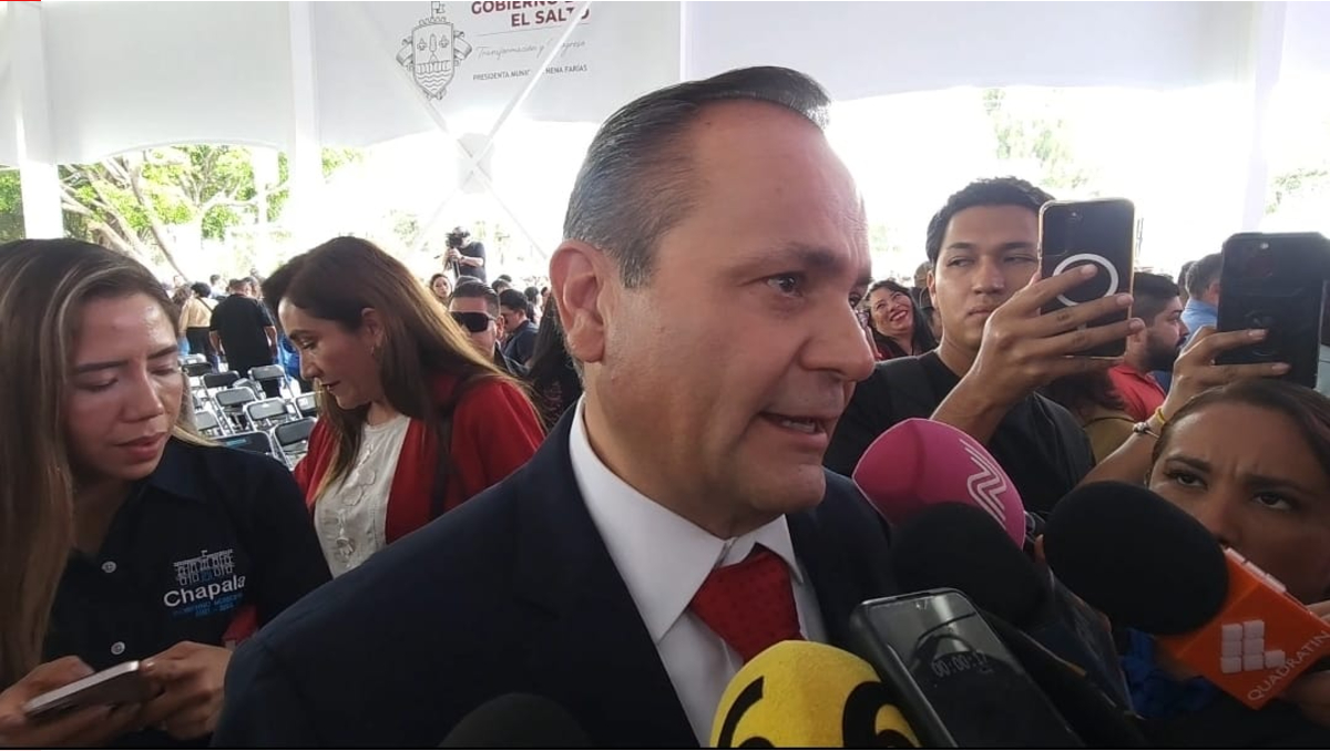 Alejandro Aguirre Curiel, presidente municipal de Chapala, dijo seguirán las acciones legales para defender al Lago (Foto: Roberto Hurtado)