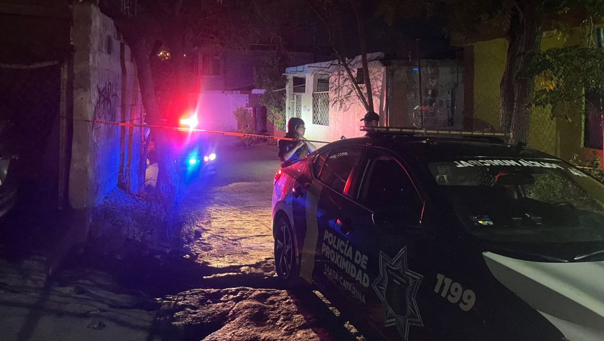 Policías de Santa Catarina acordonaron el sitio donde ocurrió el ataque. Susana Paredes