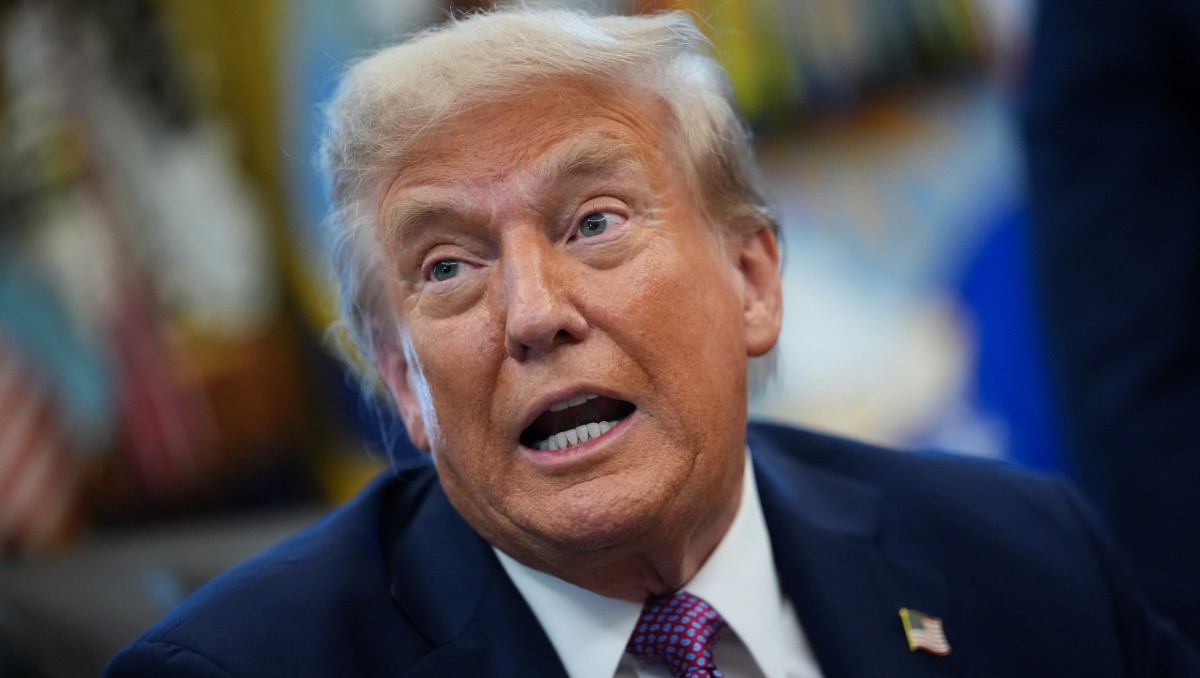 Trump advirtió que Venezuela "estaría en problemas" si continúa vigilando los despliegues estadunidenses. (AFP)