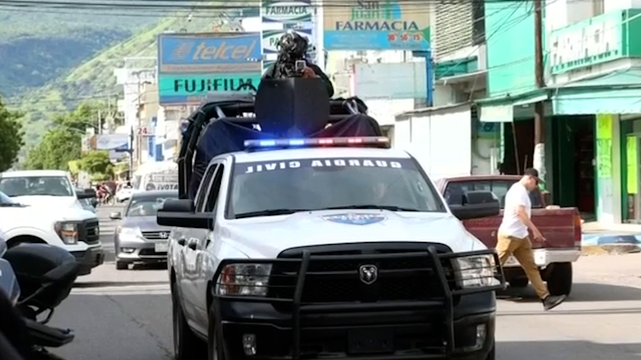 Autoridades de Michoacán aseguran armas y artefactos explosivos