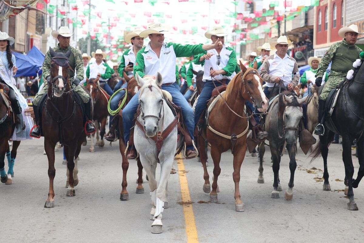 En Coahuila, Gran Cabalgata de Sabinas 2025 reúne a miles de jinetes. (Cortesía)