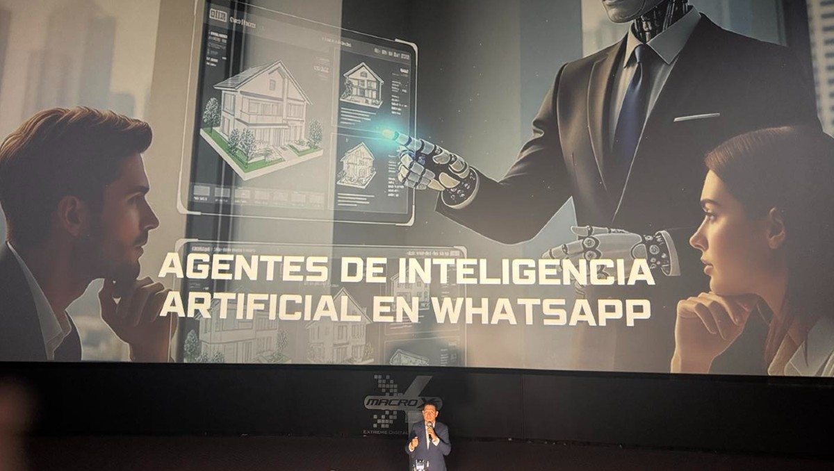Jorge Ramos, asesor en inteligencia artificial, dio una conferencia a agentes inmobiliarios de Tampico.