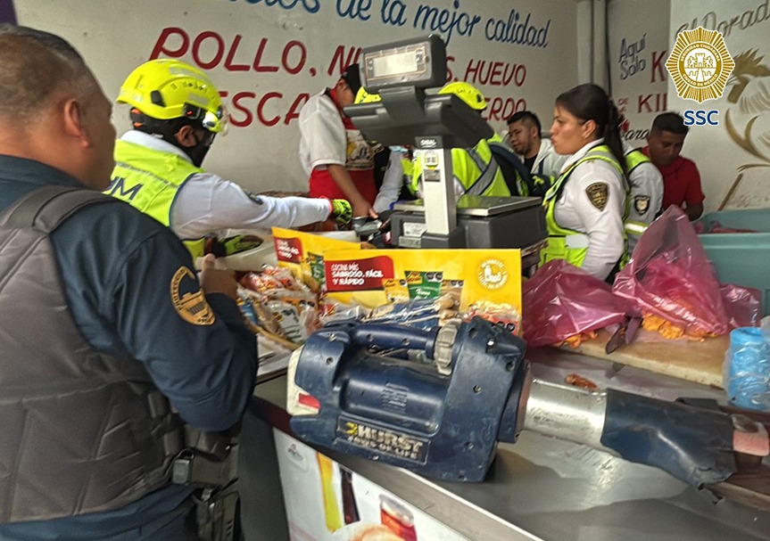 Las autoridades tuvieron que utilizar herramientas especiales para zafare el brazo a la víctima.